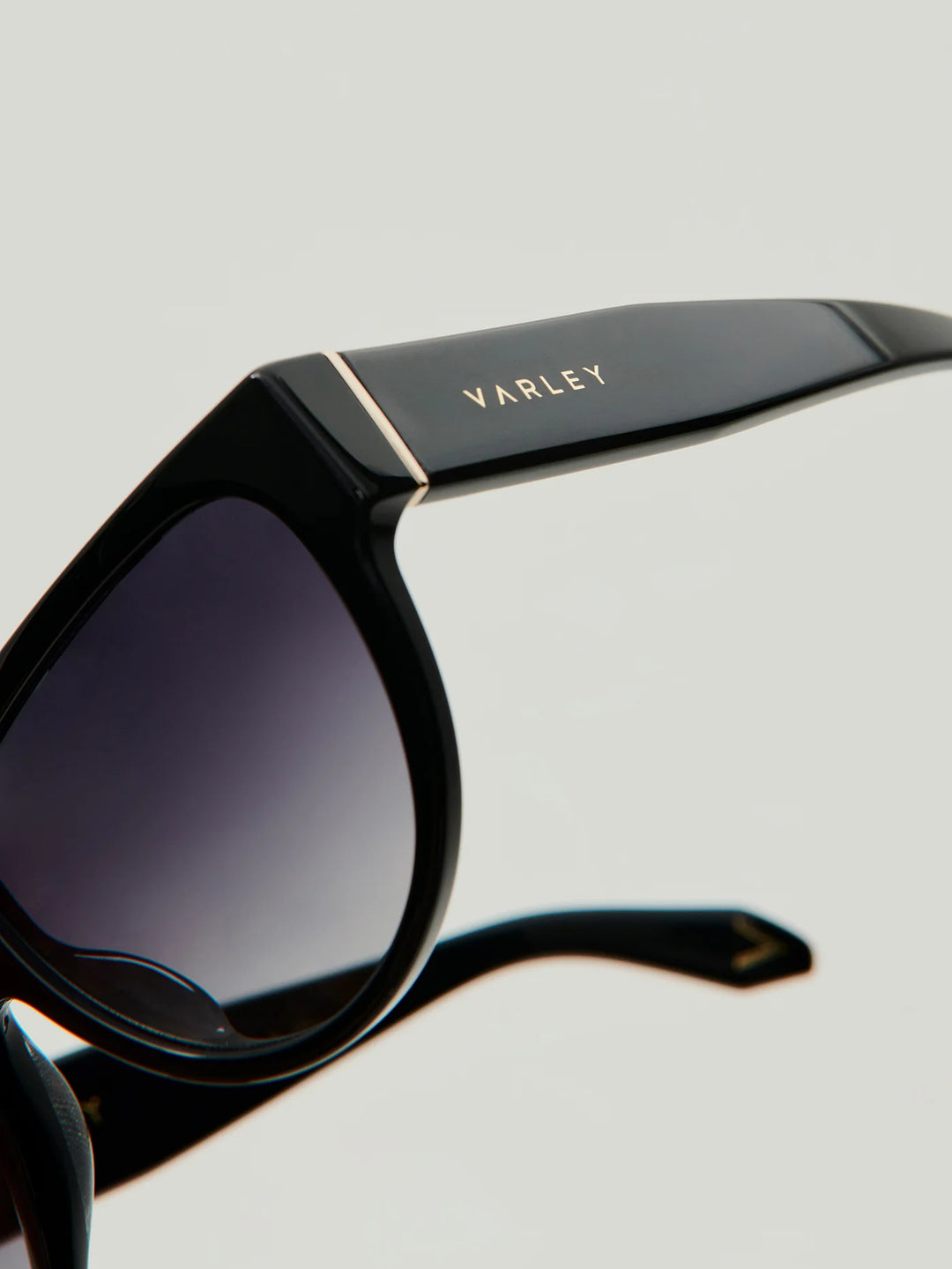 VARLEY | Dalling Oversized Sunglasses - Black