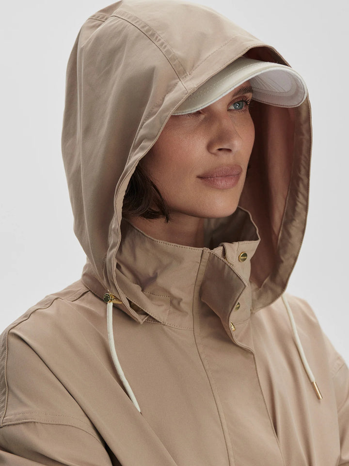 Varley | Rema Short Rain Jacket - Light Taupe