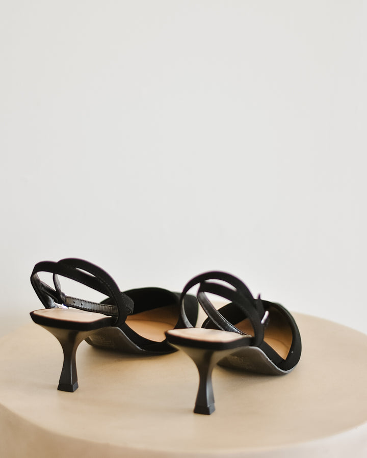 Pointed Toe Kitten Heel- Black