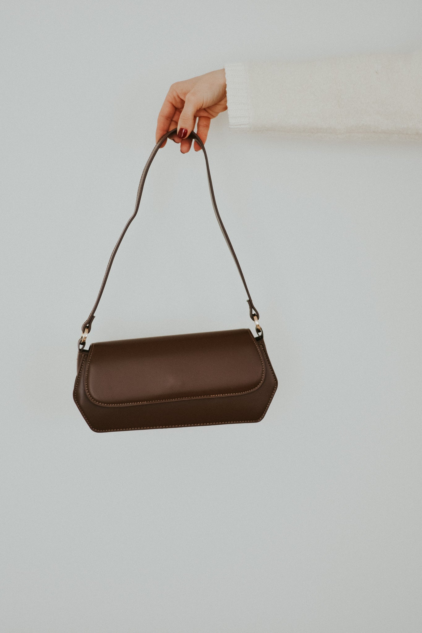 Structured clearance shoulder bag