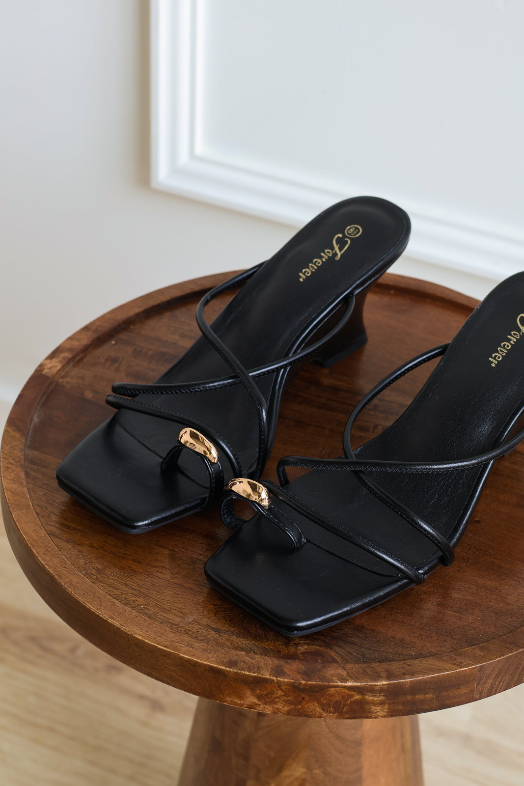 Wonder Wedge Sandal - Black