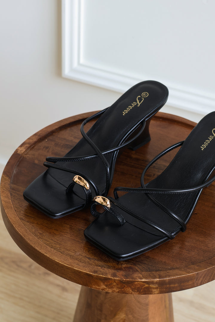 Wonder Wedge Sandal - Black