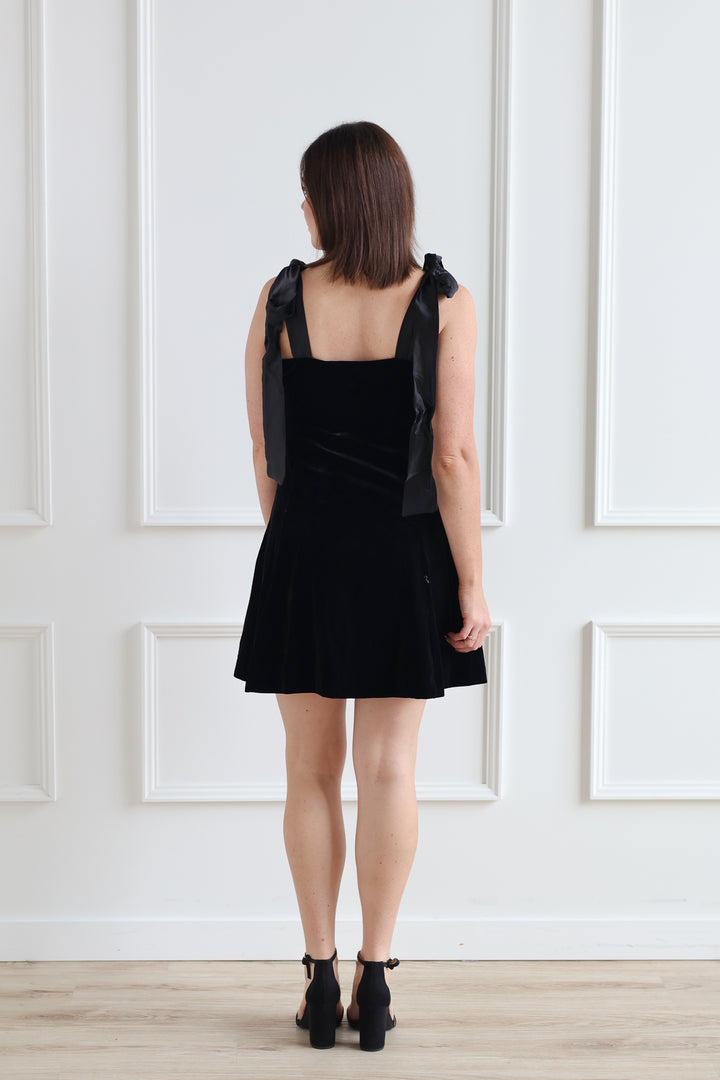 Velvet Eve Bow Mini