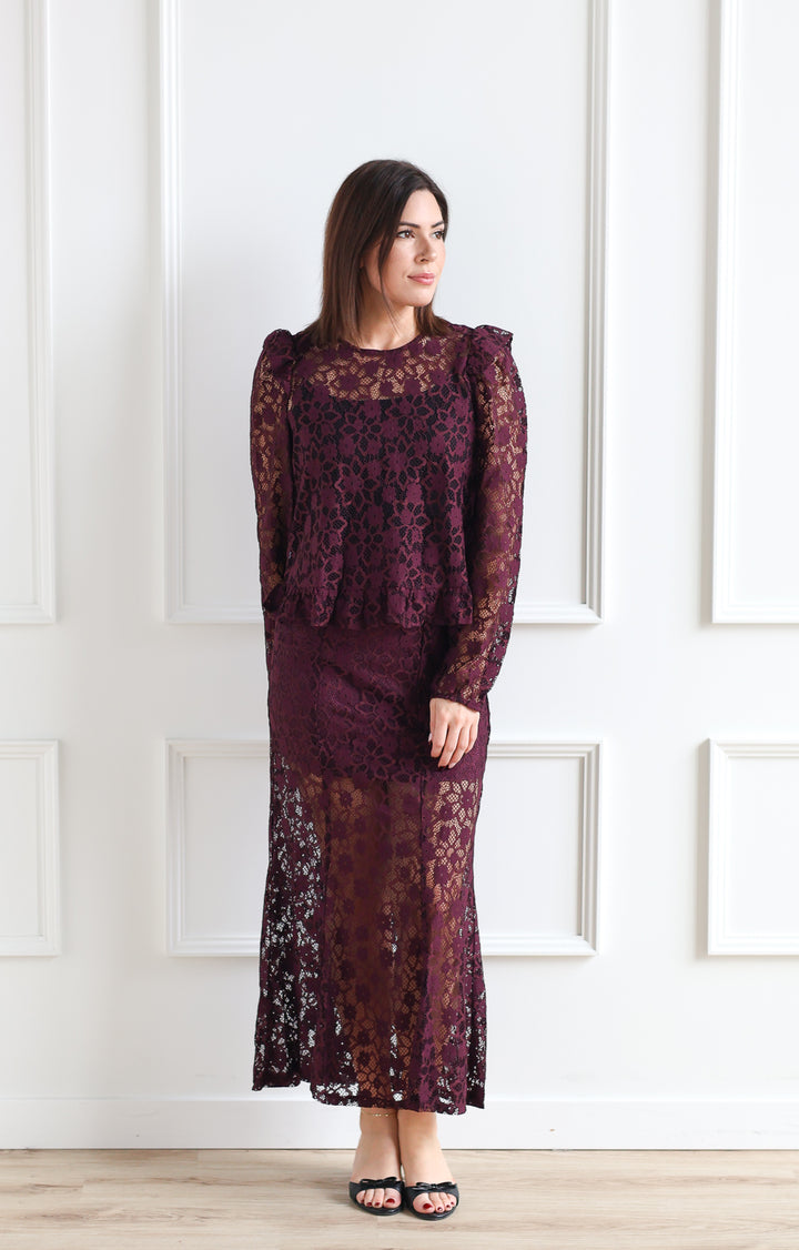 Vero Moda | Meta Lace Skirt - Wine Tasting