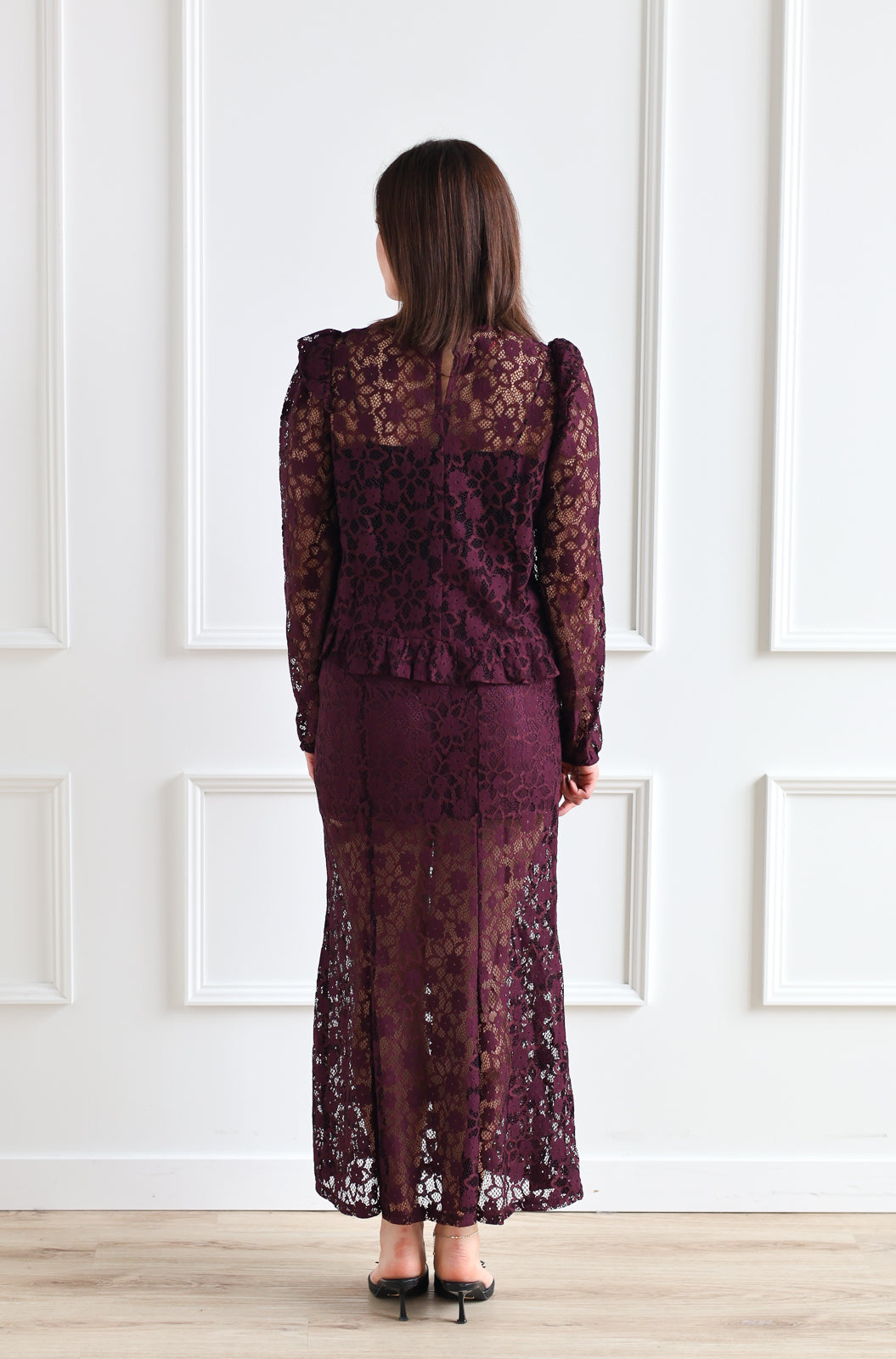 Vero Moda | Meta Lace Skirt - Wine Tasting