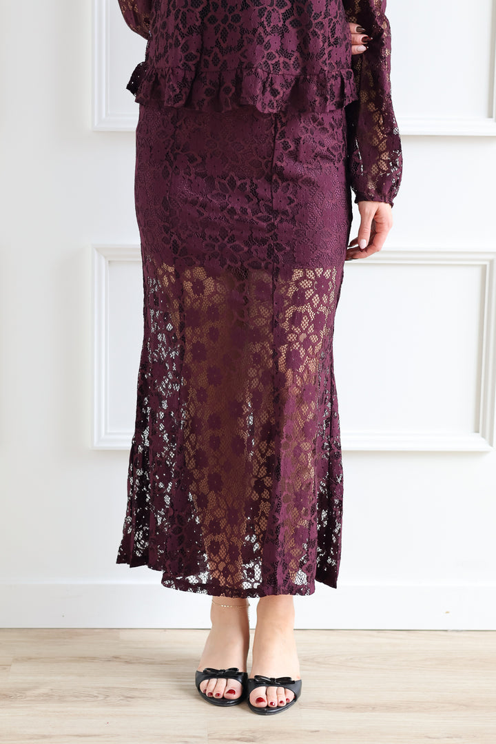 Vero Moda | Meta Lace Skirt - Wine Tasting
