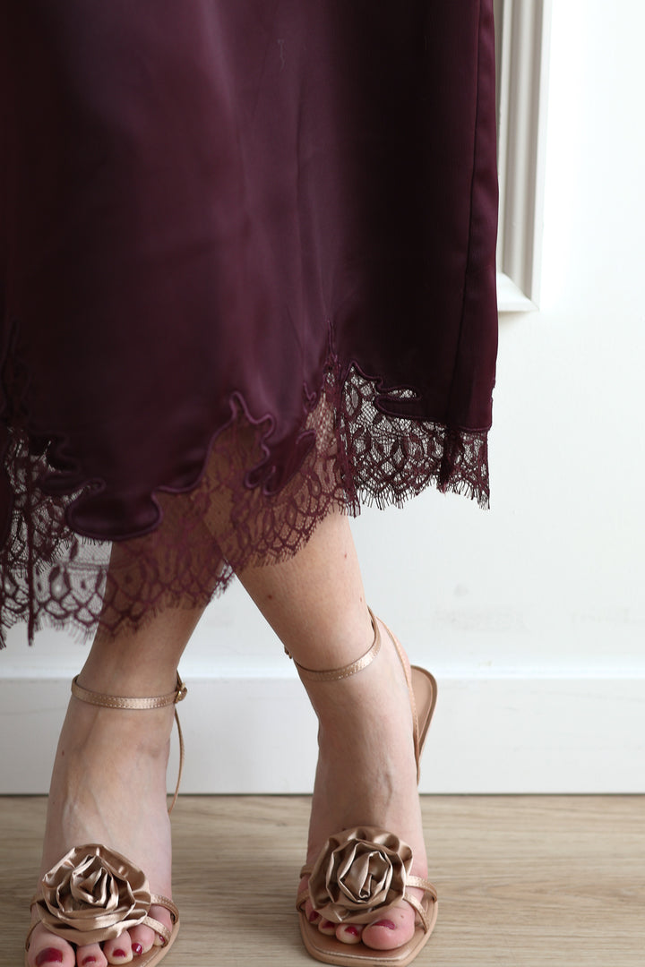 Vero Moda | Ginny Satin Skirt - Wine Tasting