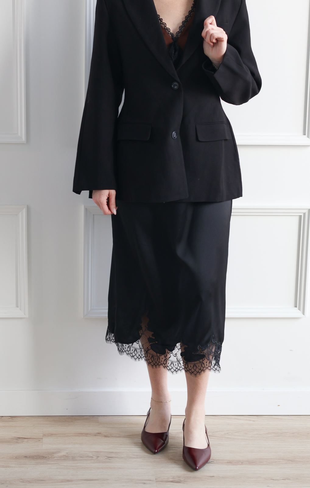 Vero Moda | Ginny Satin Skirt - Black