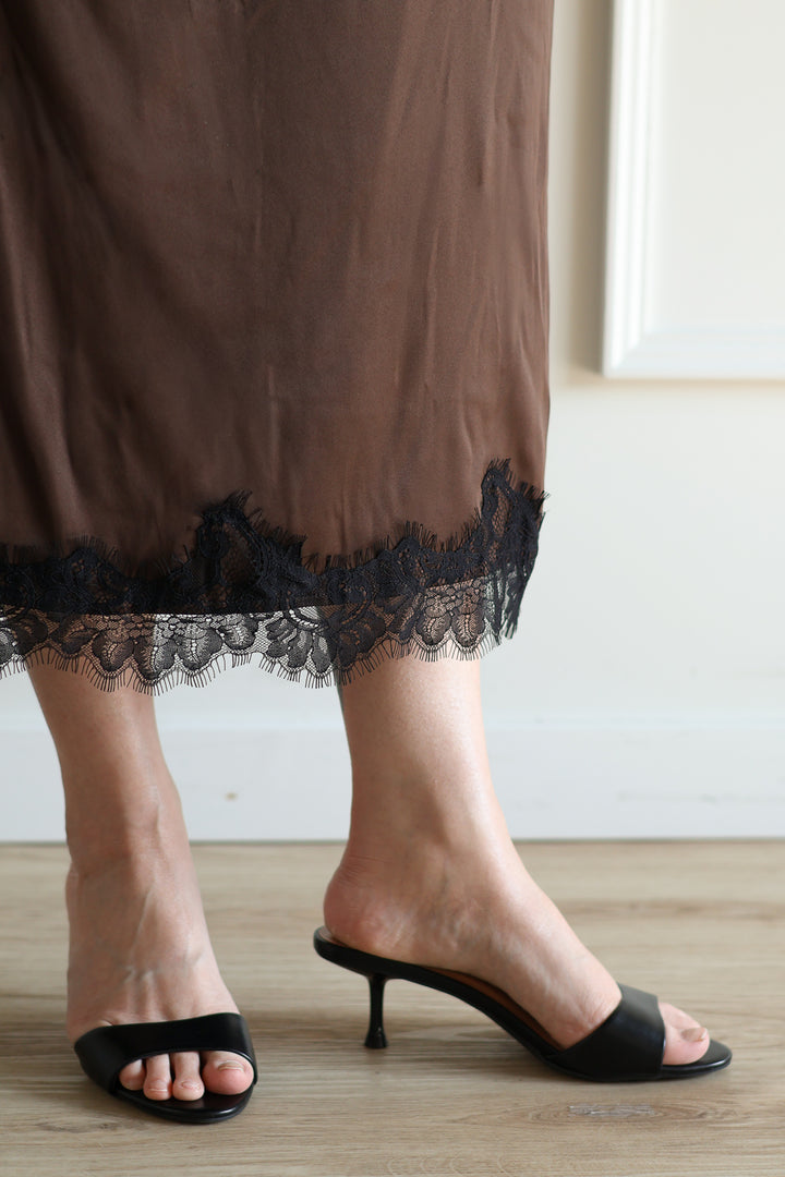 B.Young | Lippy Satin Slip Skirt - Java