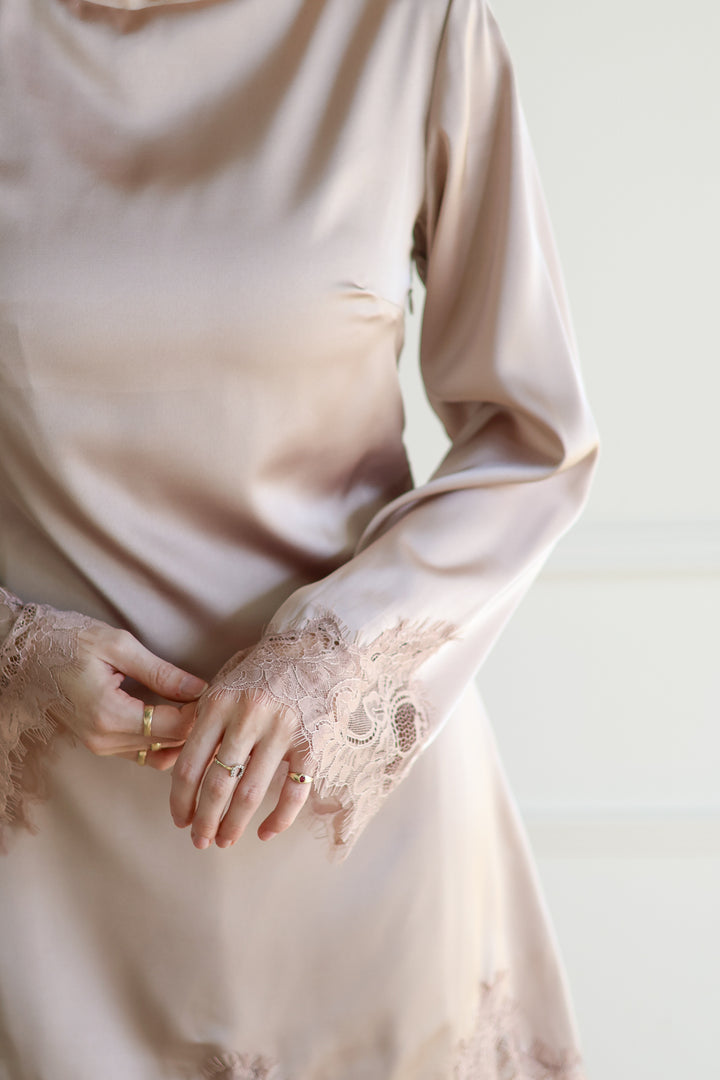 Satin Lace Mini - Oyster Shell