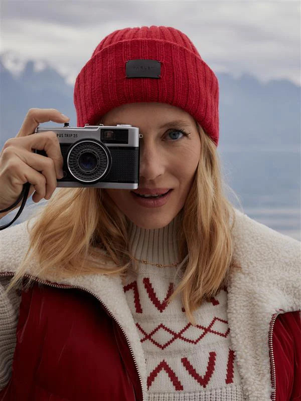 VARLEY | Elva Chunky Rib Beanie - Red Dhalia