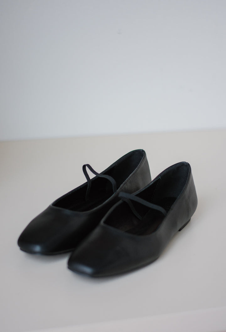 Finnick Ballet Flats - Matte Black