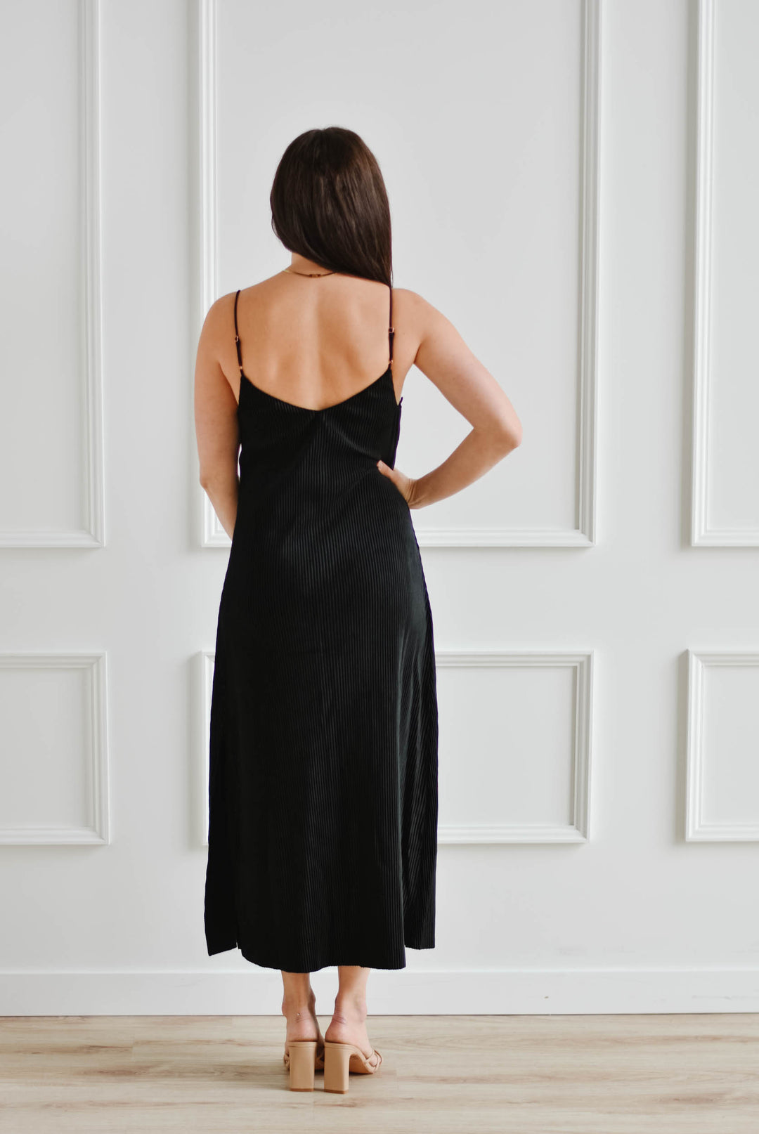 Samantha Pleated Velvet Dress | Black
