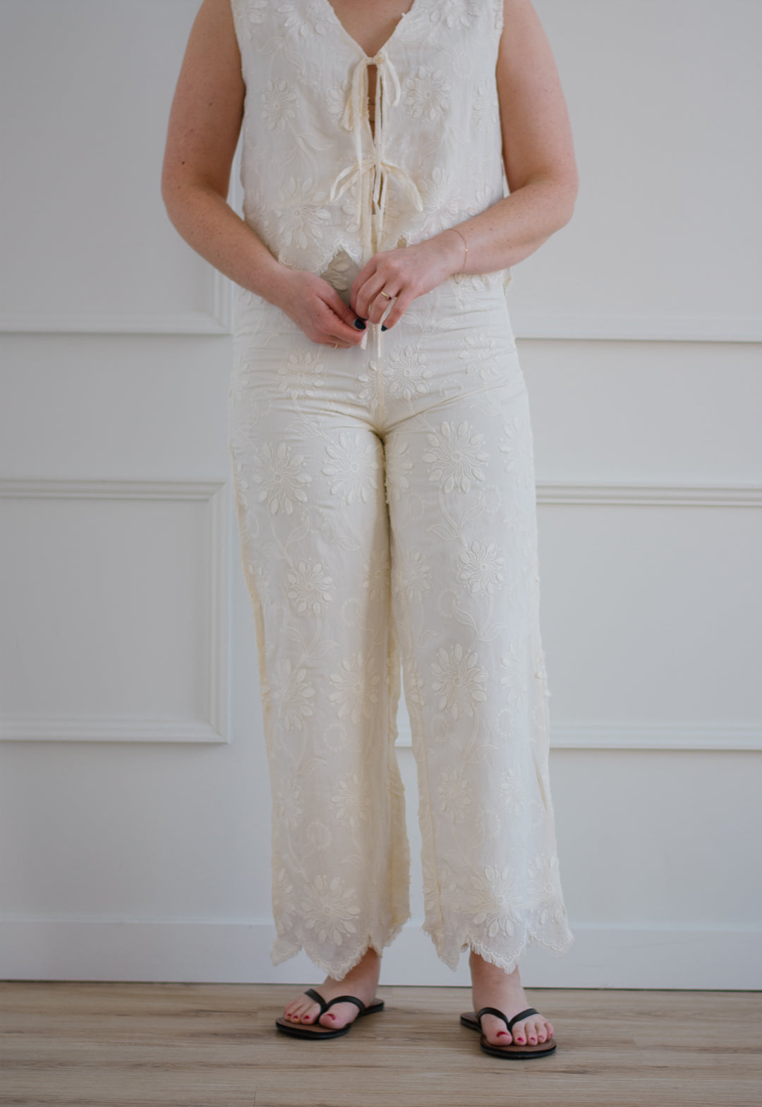 Embroidered Scalloped Pant